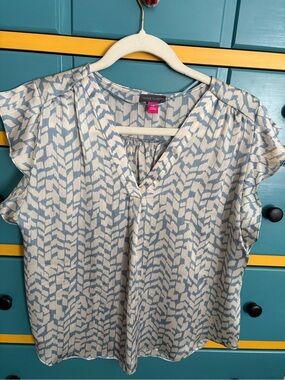 Vince Camuto Pleated Front Blouse petite XL
NEW W/O tags